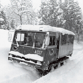 大雪の翌年に導入されたキャタピラー仕様の雪上車